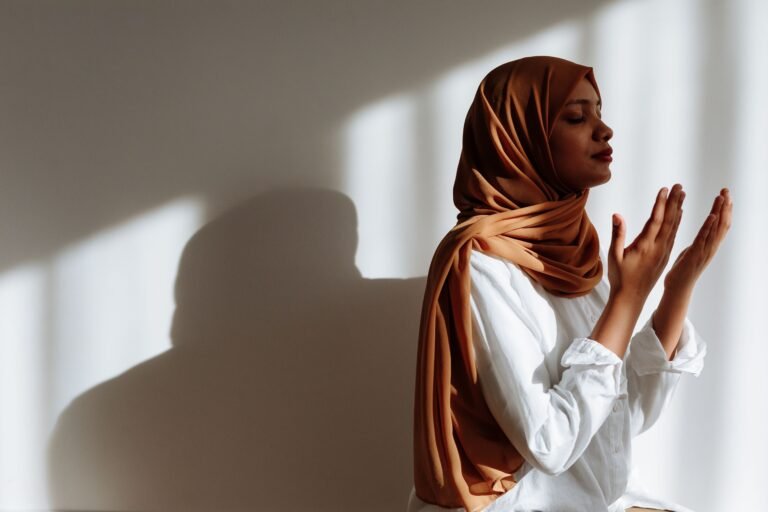When Anxiety Meets Faith: What Tawakkul Really Means for Muslim Women
